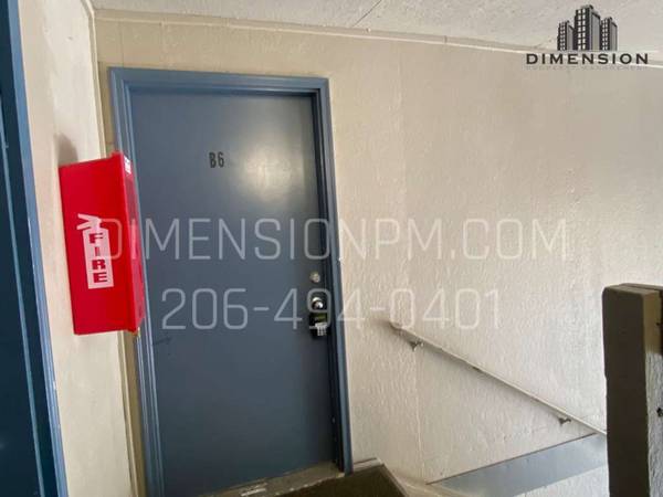 $1,195 / 2br - 830ft2 - Spacious 2-Bedroom, 1-Bath Apartment on Boston Ave – Great Location! (Lakewood)63659466382467123