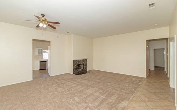 $3,600 / 3br - 1776ft2 - Great Single Story Home on a cul-de-sac!! (Oceanside)63865930314369120