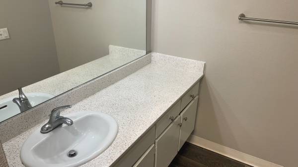 $1,300 / 1br - 126ft2 - Buscando compañero de cuarto, disponible enero 2026 (Palm Springs)63668337323009122