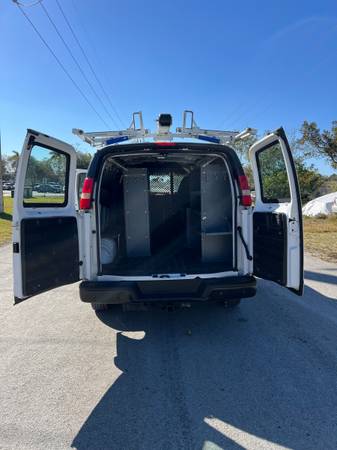 2015 Chevrolet Express 2500 - Photo 14