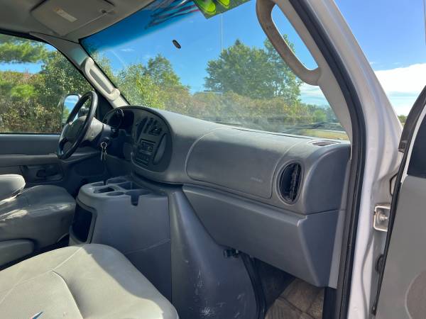 2003 Ford E-Series E 550 - Photo 11