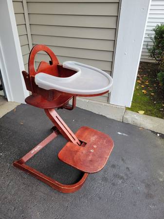 High chair with removable tray - $45 (Sammamish)63471361304961121