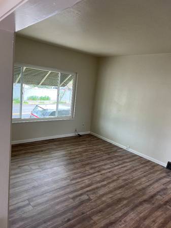 $2550.00 / 2br - 976ft2 - Charming & Recently Renovated 2-Bedroom, 1-Bath Duplex – Perfectly Loc63824144971651120