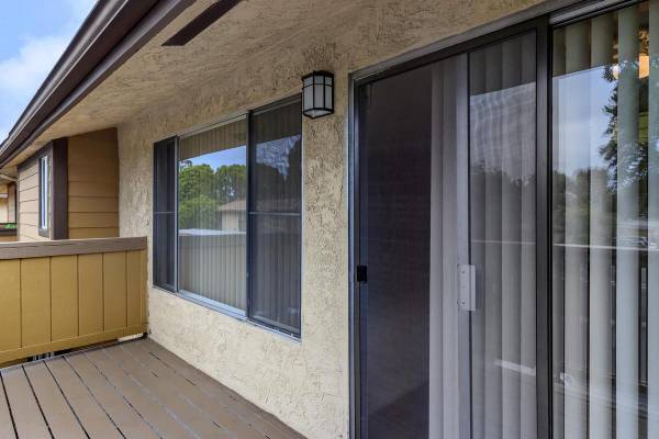 $2,890 / 2br - 1056ft2 - Large Floorplans, Spacious Kitchens with Breakfast Bars63668270885891123
