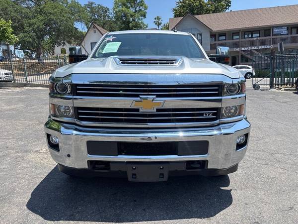 2019 Chevrolet Silverado 3500HD LTZ Crew Cab*4X4*Paquete de remolque*Equipada* - $46,999 (Supreme Auto Llame al 916-695-3086 fair oaks)63483051172739123