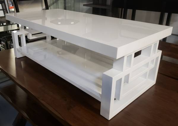 Lattice white coffee table 1