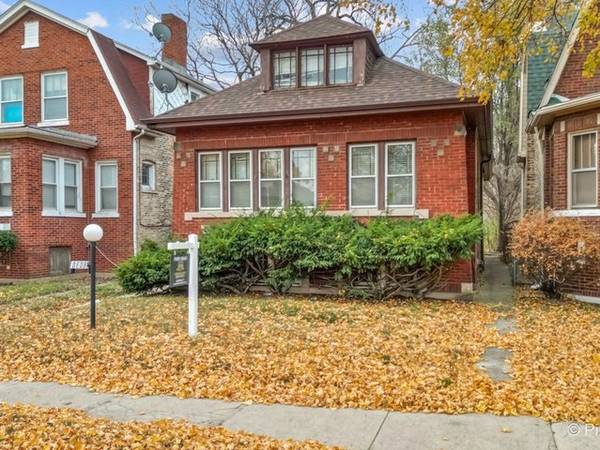 $165,000 / 3br - Beautiful Large Brick Bungalow Home For Sale (Chicago, Chatham)64201214086787120