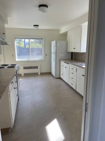 $2500.00 / 3br - 1288ft2 - 527 - Upstairs Duplex Unit with Backyard63814789227521124