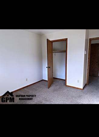 $625 / 2br - Apartamento en alquiler (Fairchild)63845960218243122