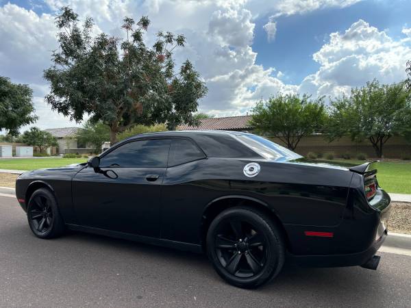 2018 Dodge Challenger SXT Plus - $12,50063470414765825122