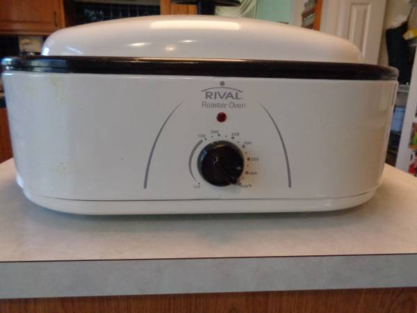 RIVAL Roaster 17 Quart Oven. Model #R0171(#5572) 1