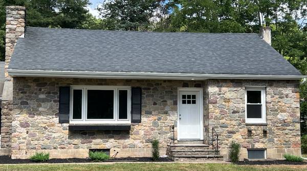 $2200.00 / 3br - 1600ft2 - Beautiful house walking distance from Crossings63951425977474120