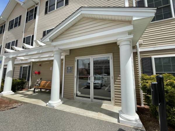 $1,935 / 2br - 853ft2 - We Have What You Need - Call or Text Today!! (50 Sentinel Ct)63656245299841121