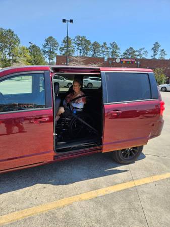 Handicap wheelchair conversion van - $29,500 (Hammond area)63612925623553123