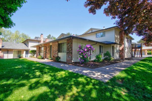 $1,478 / 2br - 901ft2 - BILT Rewards, Lavadora y secadora convenientes en el hogar, Persianas de madera falsa (Gresham)63820882695427123
