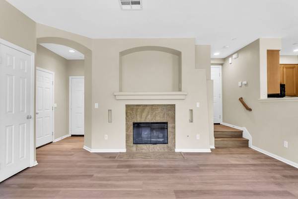 $4,475 / 3br - 1437ft2 - Beautiful townhome with large patio! Available now! New photos availab (San Diego)63621380543235123