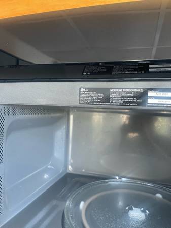Microondas inteligente LG con extractor de rango - $100 (San Lorenzo)63471255602689121