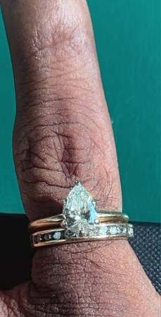 1.02ct Pear shape diamond solitaire 1