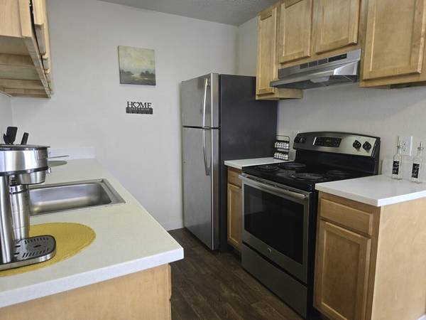 $2,328 / 3br - 980ft2 - BBQ / Picnic Area, Electric Range, Private Patio (4807 200th St SW, Lynnwood, WA)63814711561987122