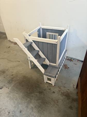 Adorable blue and white pet house with stairs for indoor/outdoor use 1