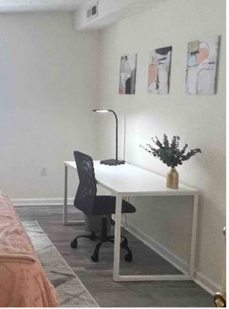 $1,169 / 1br - 576ft2 - One Bedroom Available63848628125187124