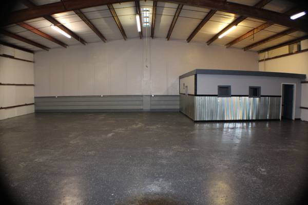 $3.995 / 3000 pies² - 3.000 sf: ALMACÉN INDUSTRIAL/TALLER DE HOBBY/OFICINA Y ALMACENAMIENTO/GARAJE/LARGO (Largo)63348337046401122