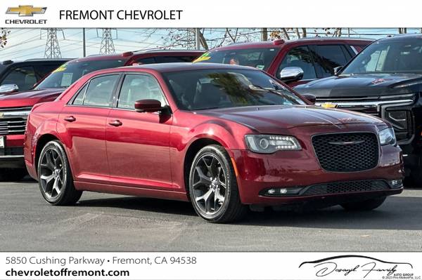 2023 Chrysler 300 S 1