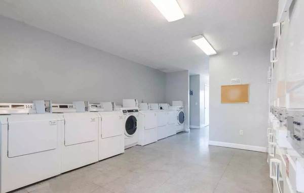$1,268 / 2br - 768ft2 - Don't miss out! Incredible move in deal on this 2 bed 1 bath! (Concord)63925335196419122
