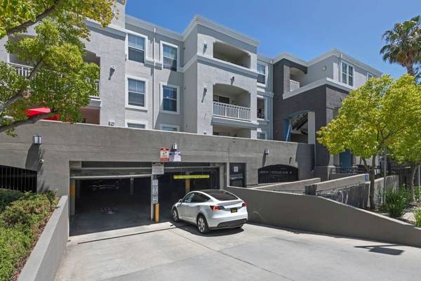 $4,675 / 2br - 1237ft2 - Balcony or Patio, On-Site Management, 2B/2B (cupertino)64000590019203123