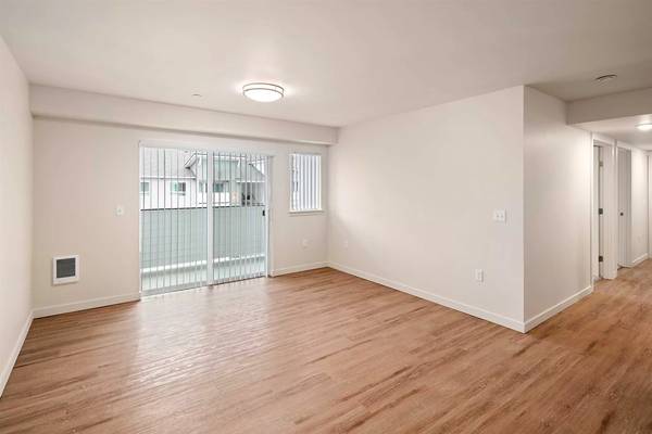 $2,039 / 2br - 982ft2 - Your fur baby's next favorite spot! 2 BD / 2 BA that's purrrfect! (Auburn)64031135463937123
