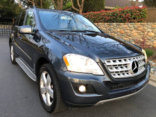 2011 Mercedes SUV - $5,90063617775257089122