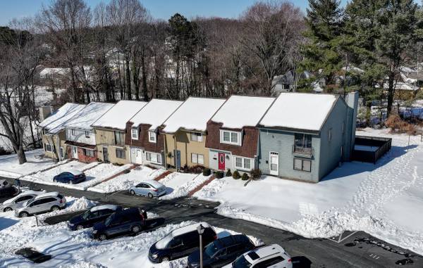 Town House for sale 3 Bedroom, 1.5 bath end unit AS IS.. 1