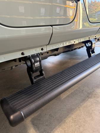 jeep JL Power Running boards 1
