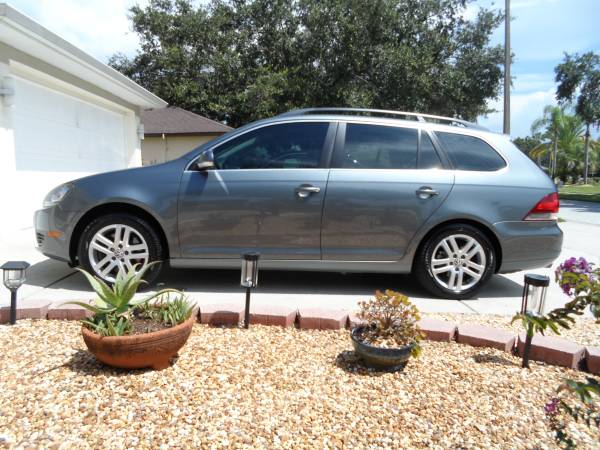 2011 Volkswagen Jetta Sportwagen TDI Diesel 6spd Manual - $9,000 (Lutz)63443406870017123
