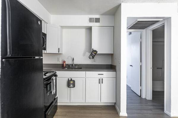 $1,029 / 1br - CREDIT STOPPING YOU FROM RENTING?? I CAN HELP YOU RENT (PHOENIX)64024999948930124