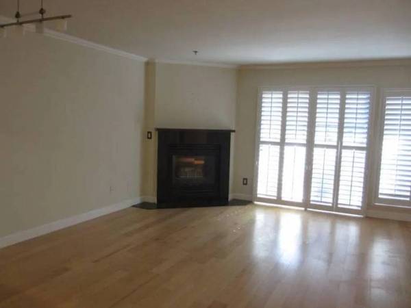 $1,700 / 2br - 942ft2 - 2 bd/2 ba condo for rent in on Oak Rd. (walnut creek)63695785151105121