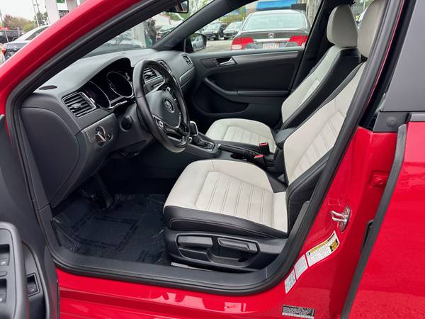 2016 Volkswagen Jetta 1.8T Sport ** 120,808 Miles ** - $8,495 (Peabody)63615384233603124