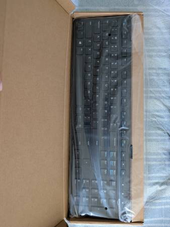 AmazonBasics - Wired Keyboard 1