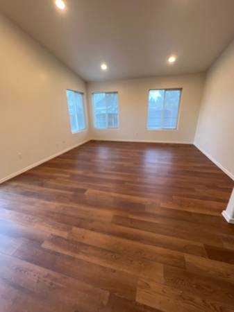 $2,295 / 3br - 1212ft2 - Duplex de Old Mill, 3 Habitaciones, 2 Baños, Calefacción de Gas, Conexiones para Lavadora/Secadora y Garaje Doble!63839289891587123