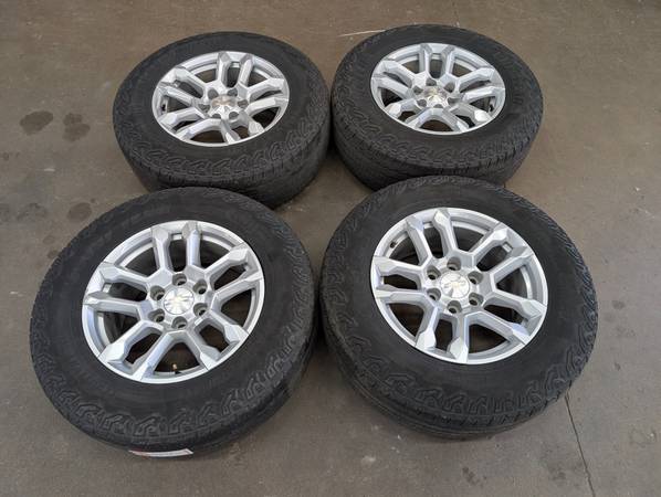 used 18" CHEVY 6 LUG SPLIT SPOKE WHEELS TIRES 265/65R18 STOCK #4831 1