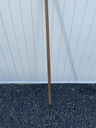 Cultivator Hoe- 4-Tine forged steel Antique 1