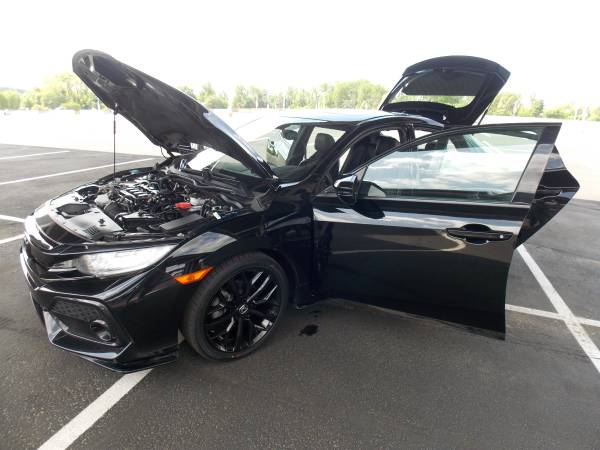 2018 Honda Civic Hatchback 4dr Sport Touring 53k miles warranty - $12,999 (Maryland exit 15 off 95/495 near Fed Ex Field)63616742030593121