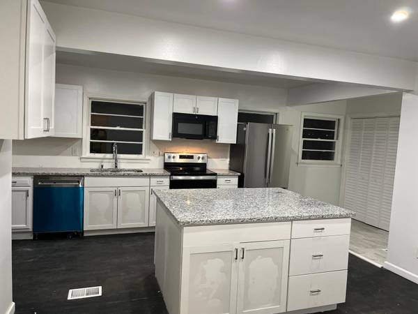 $2950.00 / 3br - 1589ft2 - Spacious 3 Bed/3 Bath Single Family Home in Atlanta - $2600/mo-Availab63921562158850121