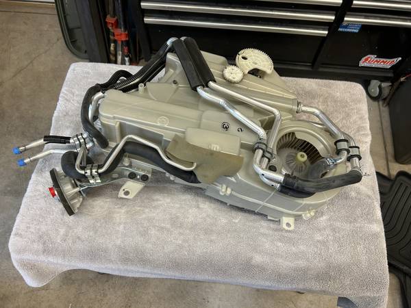 2008 Toyota Highlander OEM Rear Heater & A/C unit 1