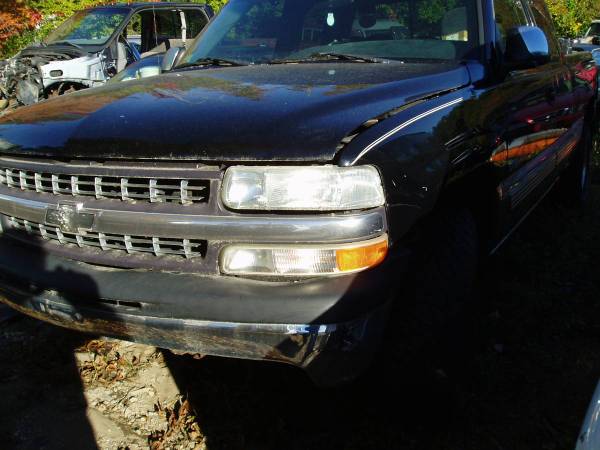 Parted Out 2000 Chevy Silverado 1500 4x4 1