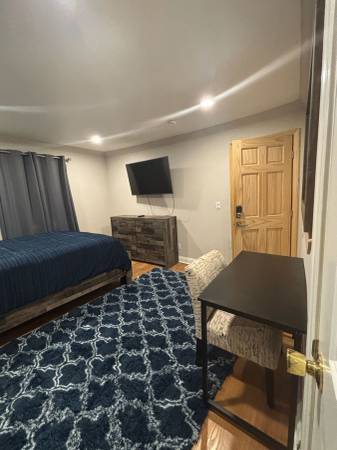 $1,000 / 4br - 130ft2 - Clean, Friendly, Responsible Roommate Wanted (Charlotte / Westerly Hills)63925205196547123