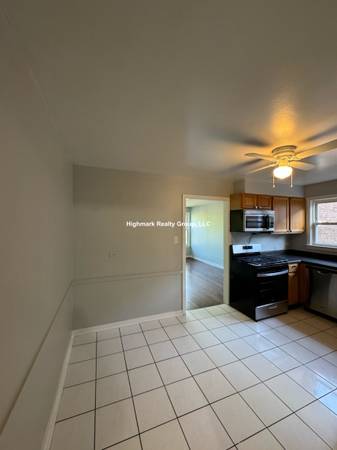 $1,750 / 2br - 🌳🚆🏡 Amplio de 2 habitaciones + oficina ✨ Estacionamiento y almacenamiento incluidos🌳🚆🏡 (Skokie)63918411456899123