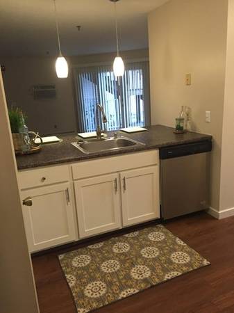 $2,515 / 2br - 875ft2 - 2/BD, Disability Access, In Lebanon (42 Wolf Rd, Lebanon, NH, USA, Lebanon, NH)63932060573827123