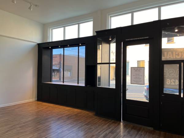 $760 / 500ft2 - Downtown retail/office (Porterville)63981972819458123