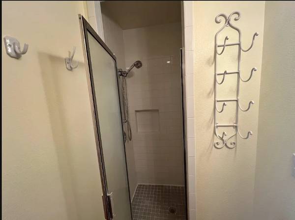 1606 S Travis 1